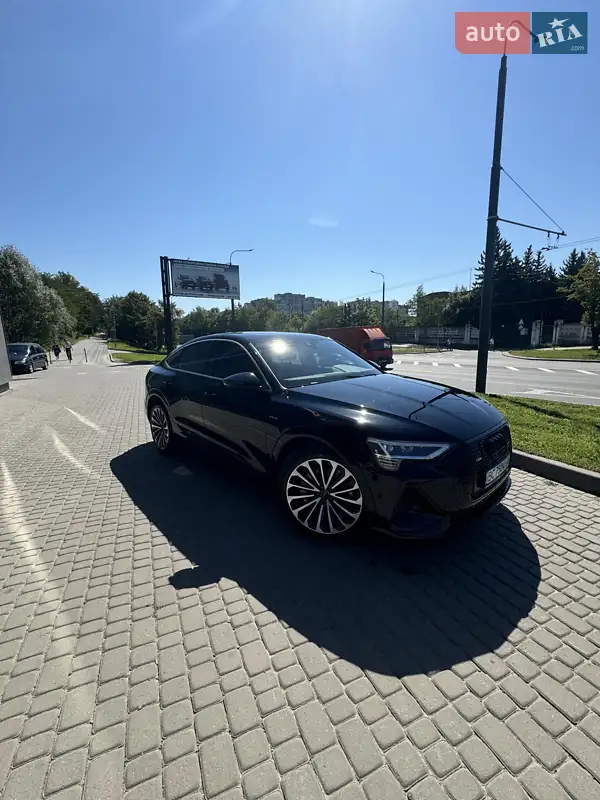 Audi e-tron 2022