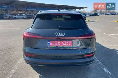Внедорожник / Кроссовер Audi e-tron 2020 в 