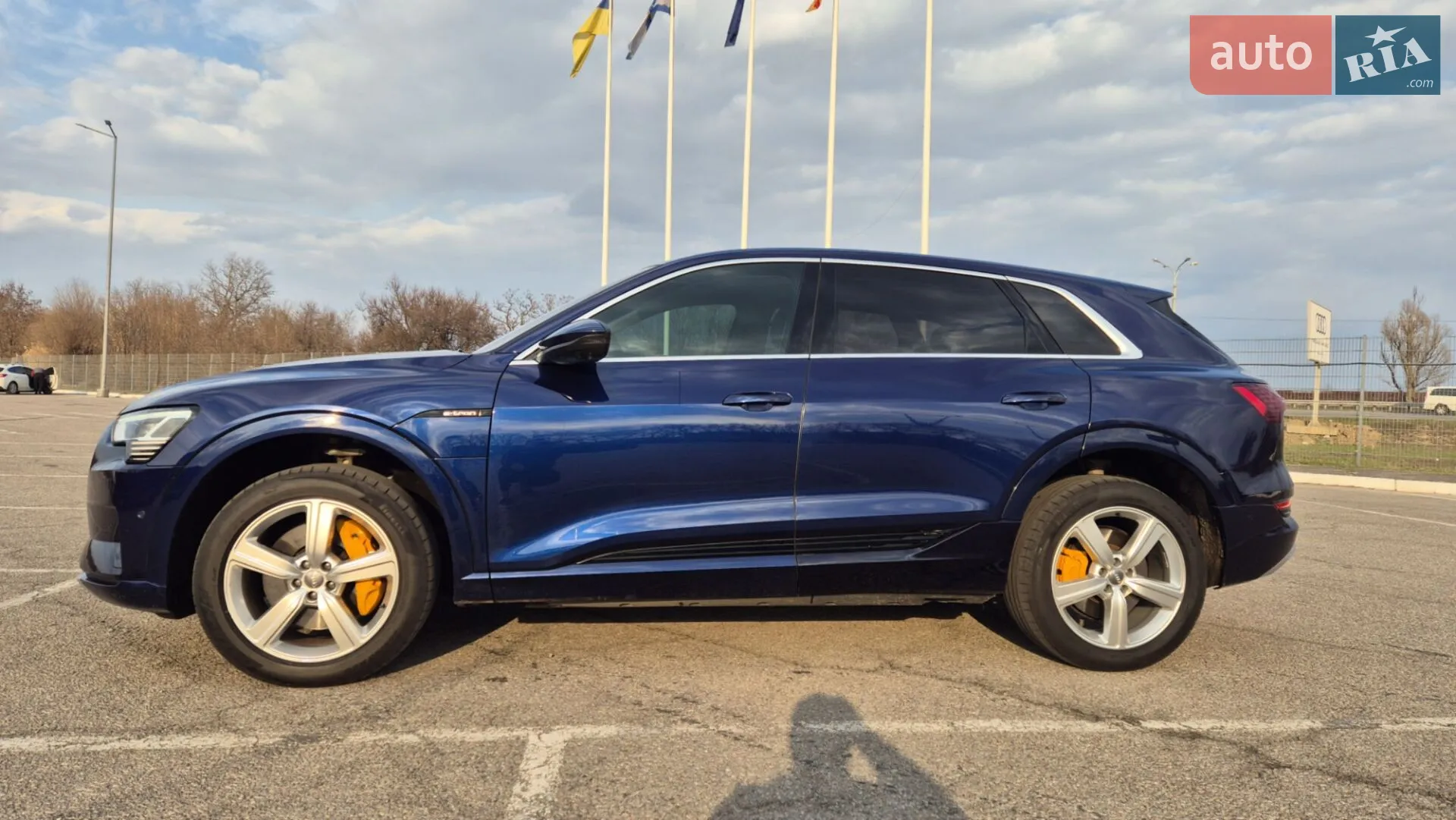 2020 Audi e-tron - мініатюра 2