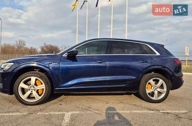 Внедорожник / Кроссовер Audi e-tron 2020 в 