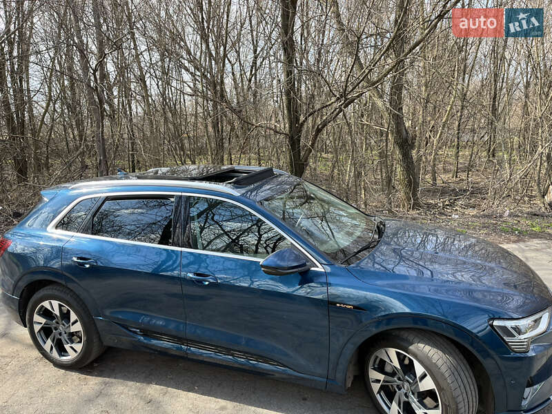 Внедорожник / Кроссовер Audi e-tron 2020 в Днепре