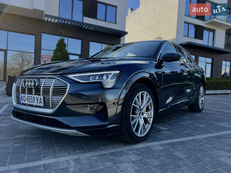 Внедорожник / Кроссовер Audi e-tron 2022 в Ужгороде