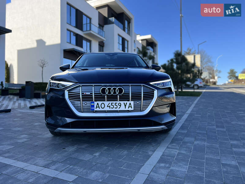 Внедорожник / Кроссовер Audi e-tron 2022 в Ужгороде