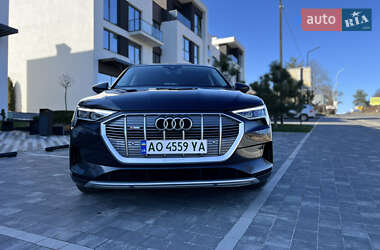 Внедорожник / Кроссовер Audi e-tron 2022 в 