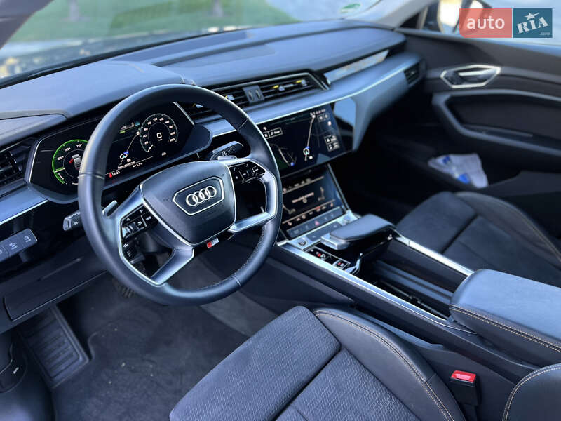 Внедорожник / Кроссовер Audi e-tron 2022 в Ужгороде