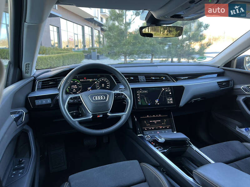 Внедорожник / Кроссовер Audi e-tron 2022 в Ужгороде