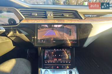 Внедорожник / Кроссовер Audi e-tron 2019 в 