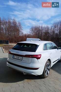 Внедорожник / Кроссовер Audi e-tron 2020 в 