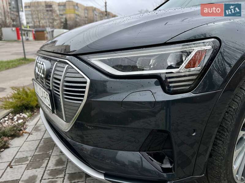 Внедорожник / Кроссовер Audi e-tron 2019 в Львове
