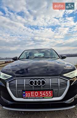 Позашляховик / Кросовер Audi e-tron 2019 в 