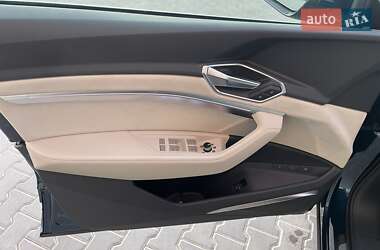 Внедорожник / Кроссовер Audi e-tron 2019 в 