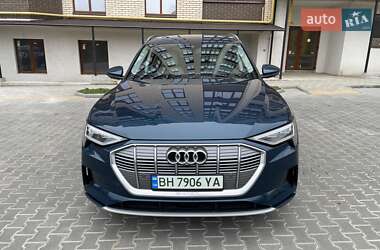 Внедорожник / Кроссовер Audi e-tron 2019 в 