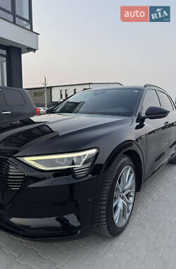 Внедорожник / Кроссовер Audi e-tron 2020 в 