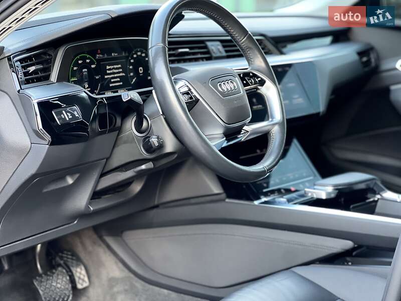 Внедорожник / Кроссовер Audi e-tron 2019 в Киеве