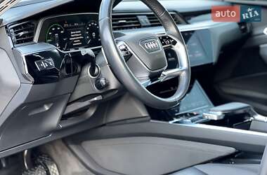 Внедорожник / Кроссовер Audi e-tron 2019 в 