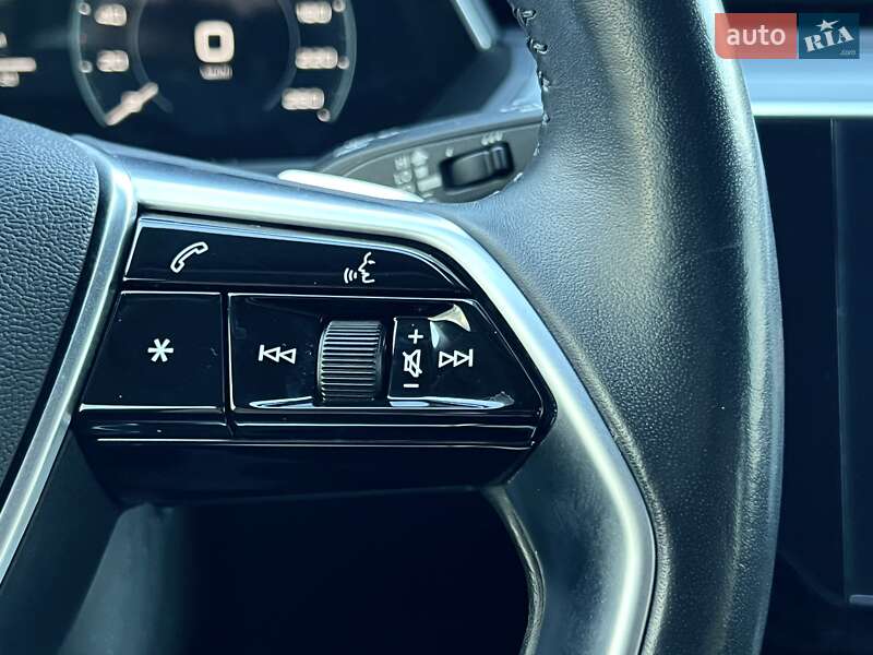 Внедорожник / Кроссовер Audi e-tron 2019 в Киеве
