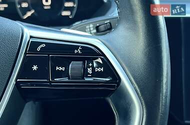 Внедорожник / Кроссовер Audi e-tron 2019 в 