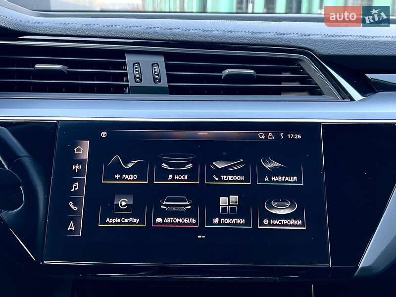 Внедорожник / Кроссовер Audi e-tron 2019 в Киеве