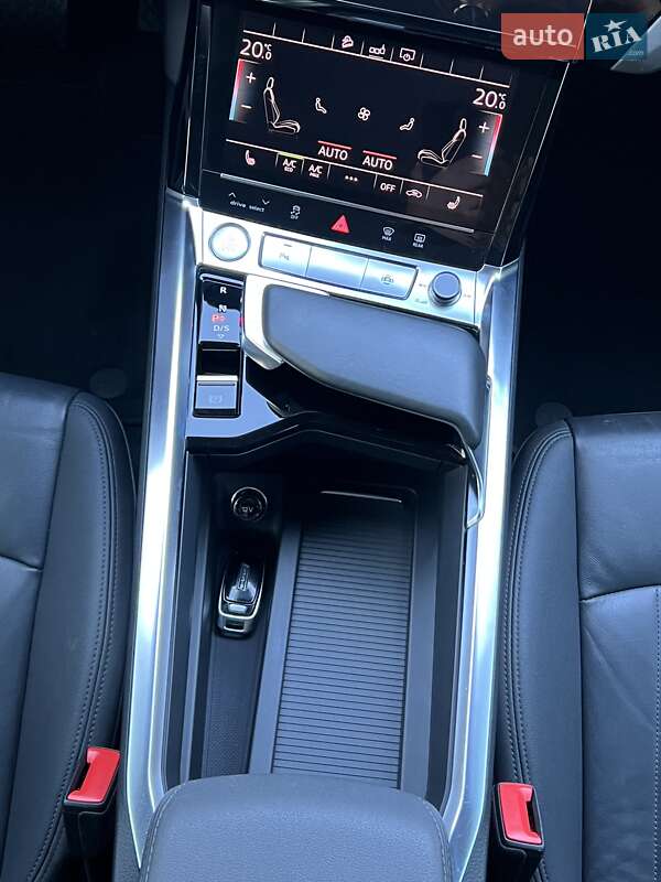 Внедорожник / Кроссовер Audi e-tron 2019 в Киеве