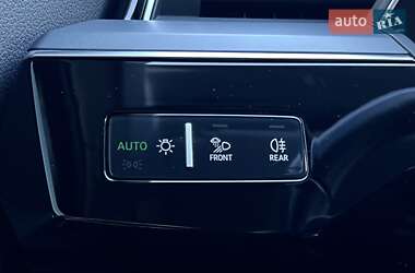 Внедорожник / Кроссовер Audi e-tron 2019 в 