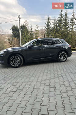 Внедорожник / Кроссовер Audi e-tron 2020 в 