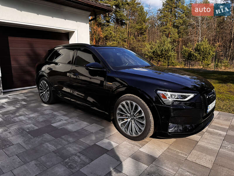 Позашляховик / Кросовер Audi e-tron 2019 в Києві