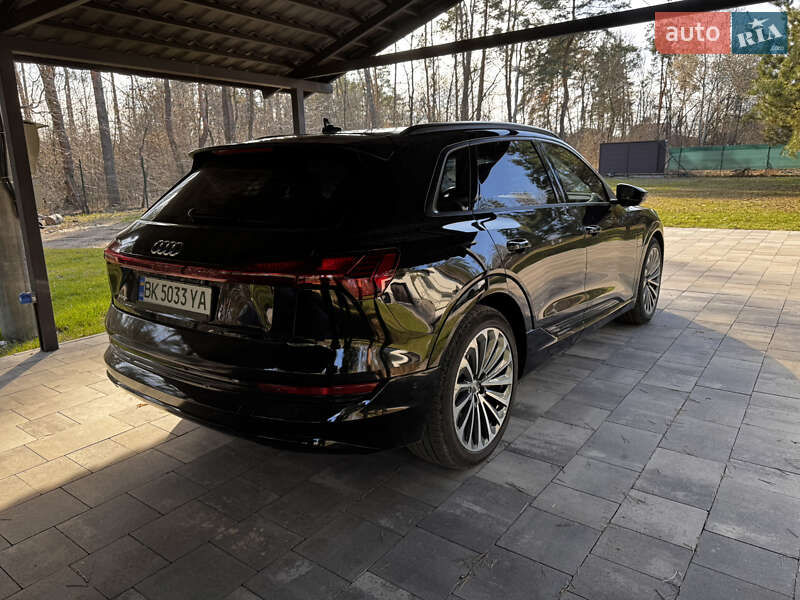 Позашляховик / Кросовер Audi e-tron 2019 в Києві