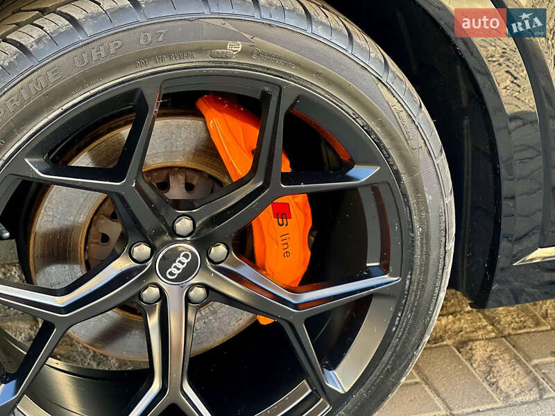 Позашляховик / Кросовер Audi e-tron 2022 в Дніпрі