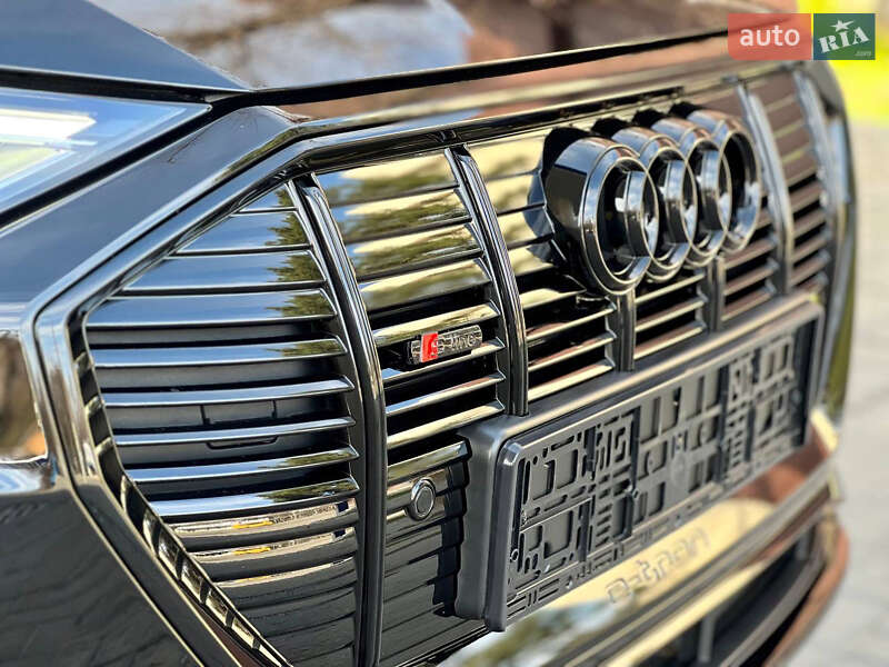 Позашляховик / Кросовер Audi e-tron 2022 в Дніпрі