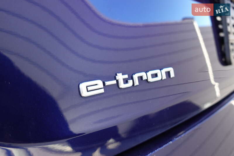 Позашляховик / Кросовер Audi e-tron 2022 в Києві