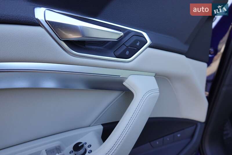 Позашляховик / Кросовер Audi e-tron 2022 в Києві