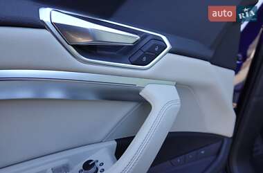 Внедорожник / Кроссовер Audi e-tron 2022 в 