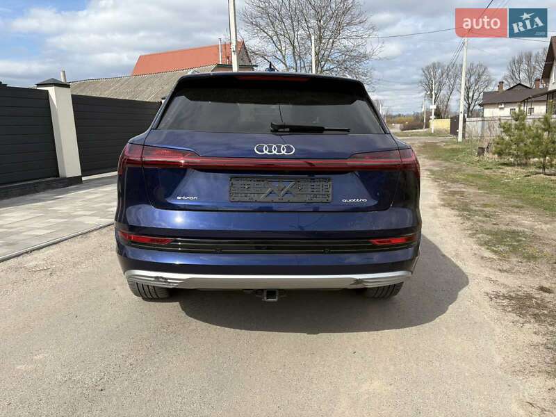 Позашляховик / Кросовер Audi e-tron 2022 в Києві