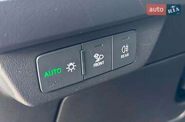Внедорожник / Кроссовер Audi e-tron 2022 в 