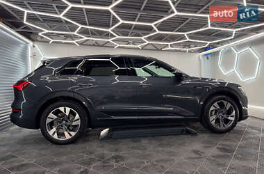 Внедорожник / Кроссовер Audi e-tron 2019 в 