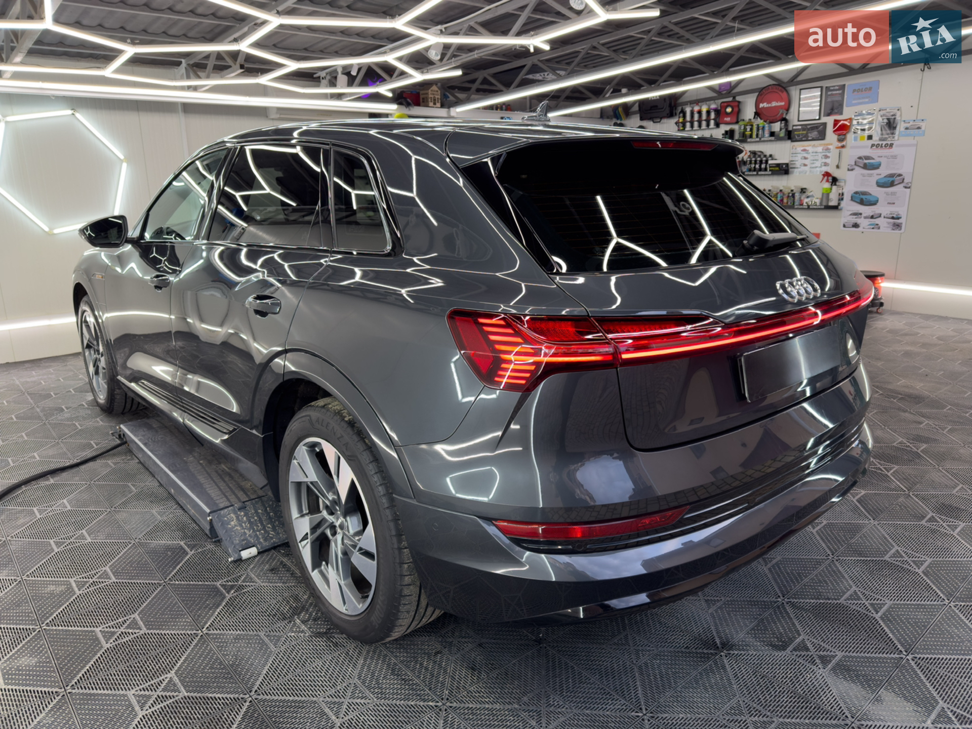 2019 Audi e-tron - мініатюра 6