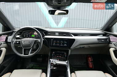 Внедорожник / Кроссовер Audi e-tron 2020 в 