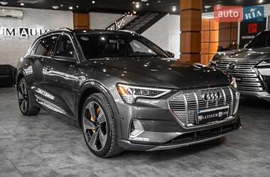 Внедорожник / Кроссовер Audi e-tron 2019 в 
