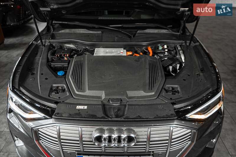 Внедорожник / Кроссовер Audi e-tron 2019 в Одессе