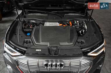 Внедорожник / Кроссовер Audi e-tron 2019 в 