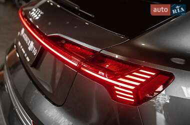 Внедорожник / Кроссовер Audi e-tron 2019 в 