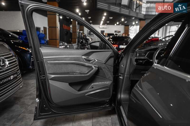 Внедорожник / Кроссовер Audi e-tron 2019 в Одессе