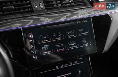 Внедорожник / Кроссовер Audi e-tron 2019 в 