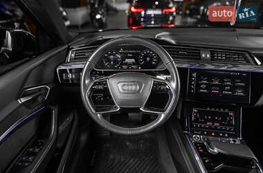 Внедорожник / Кроссовер Audi e-tron 2019 в 