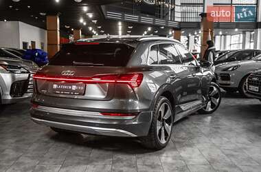 Внедорожник / Кроссовер Audi e-tron 2019 в 