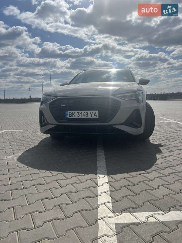 Внедорожник / Кроссовер Audi e-tron 2022 в Одессе