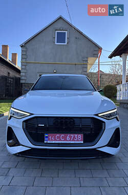 Внедорожник / Кроссовер Audi e-tron 2020 в 