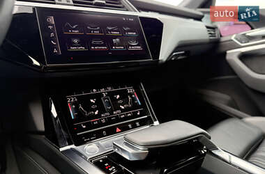 Внедорожник / Кроссовер Audi e-tron 2019 в 