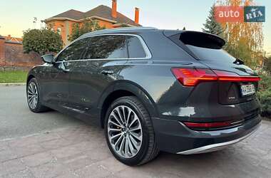 Внедорожник / Кроссовер Audi e-tron 2019 в 