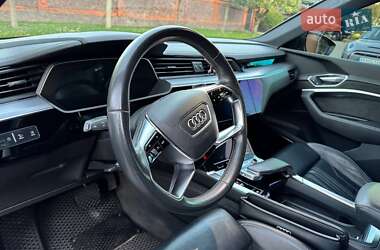 Внедорожник / Кроссовер Audi e-tron 2019 в 